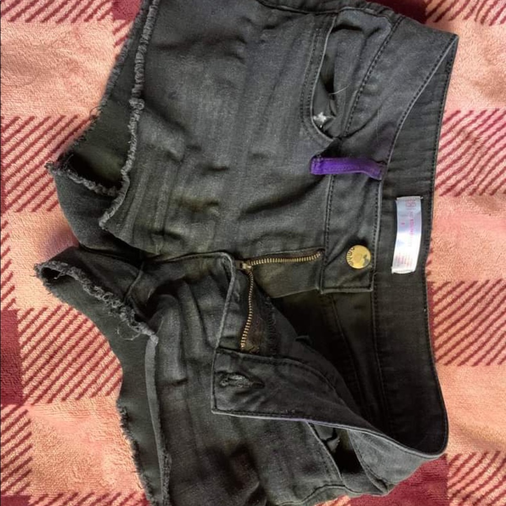 Rave Shorts - Picture 2 of 4